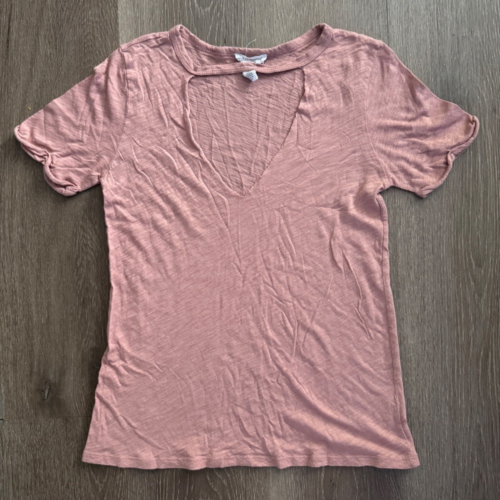 Full Tilt T-Shirt Womens Medium Pink Choker V-Neck Cutout Slub Knit Short Sleeve